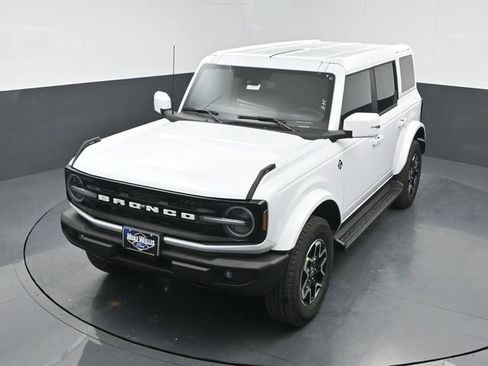 New 2025 Ford Bronco Outer Banks image 11