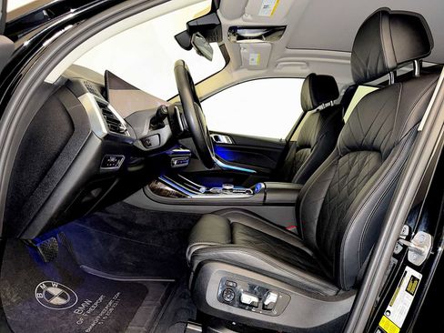 Used 2023 BMW X7 xDrive40i w/ Executive Package image 9