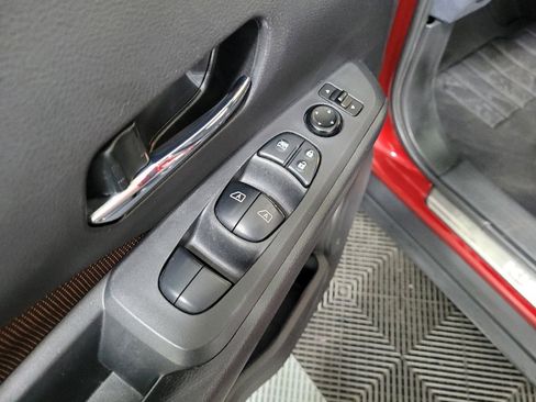 Used 2022 Nissan Kicks SR w/ Interior Electronics Package FWD image 27