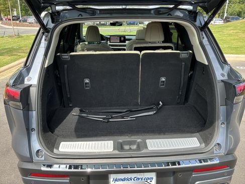 Used 2023 INFINITI QX60 Sensory w/ Vision Package AWD/4WD image 33