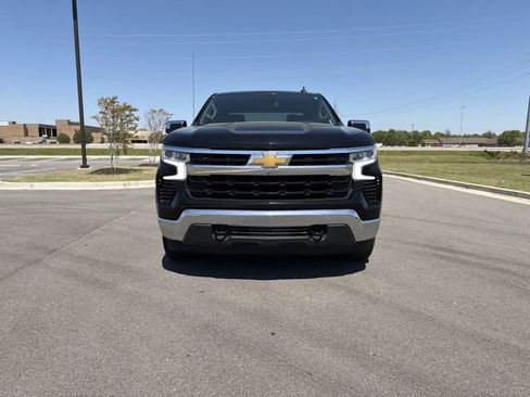 Used 2022 Chevrolet Silverado 1500 LT w/ Protection Package image 8