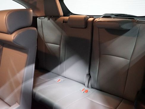 Used 2023 Toyota Highlander XLE image 29