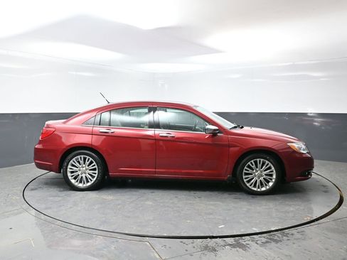 Used 2013 Chrysler 200 Limited image 2