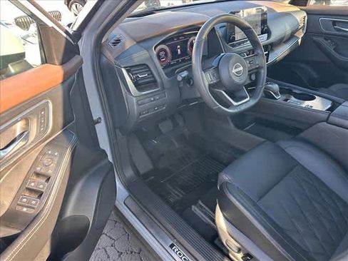 Used 2023 Nissan Rogue Platinum w/ Platinum Premium Package image 9