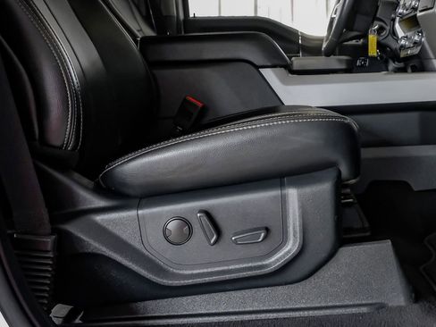 Used 2021 Ford F350 Lariat w/ Chrome Package image 33