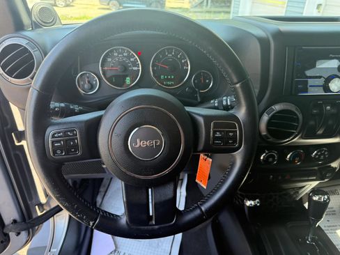 Used 2014 Jeep Wrangler Sport w/ Quick Order Package 24S AWD/4WD image 13