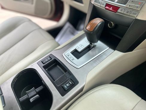 Used 2014 Subaru Outback 2.5i Limited w/ Moonroof Package image 23