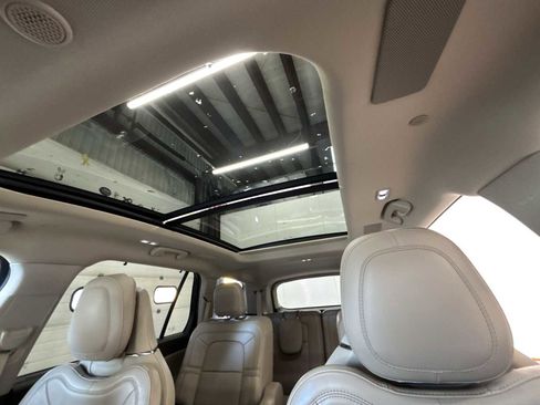 Used 2020 Lincoln Aviator Reserve w/ Equipment Group 202A AWD/4WD image 16