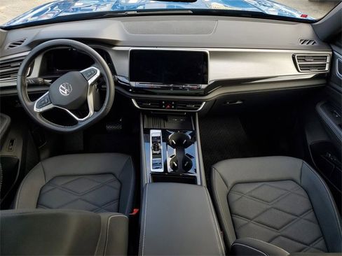 Certified 2025 Volkswagen Atlas Cross Sport SE w/ Panoramic Sunroof Package image 15