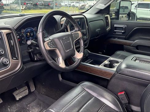 Used 2017 GMC Sierra 1500 Denali w/ Denali Ultimate Package AWD/4WD image 10