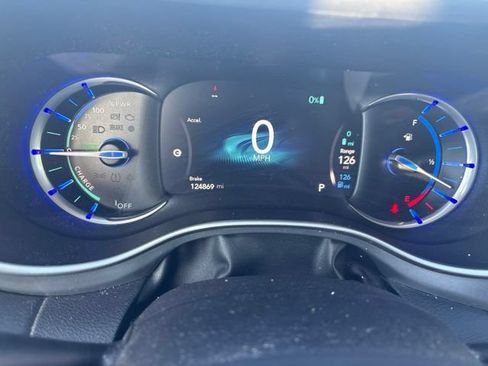 Used 2018 Chrysler Pacifica Touring Plus FWD image 10