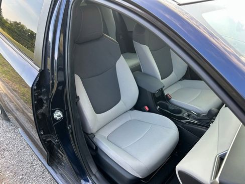 Used 2022 Toyota Corolla LE FWD image 16
