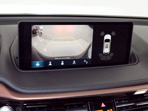 Used 2023 Acura MDX SH-AWD w/ Technology Package image 18