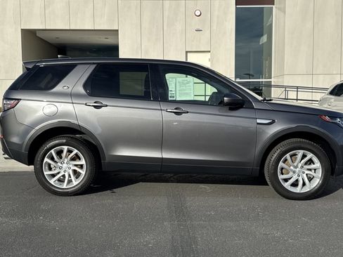 Used 2019 Land Rover Discovery Sport HSE image 2