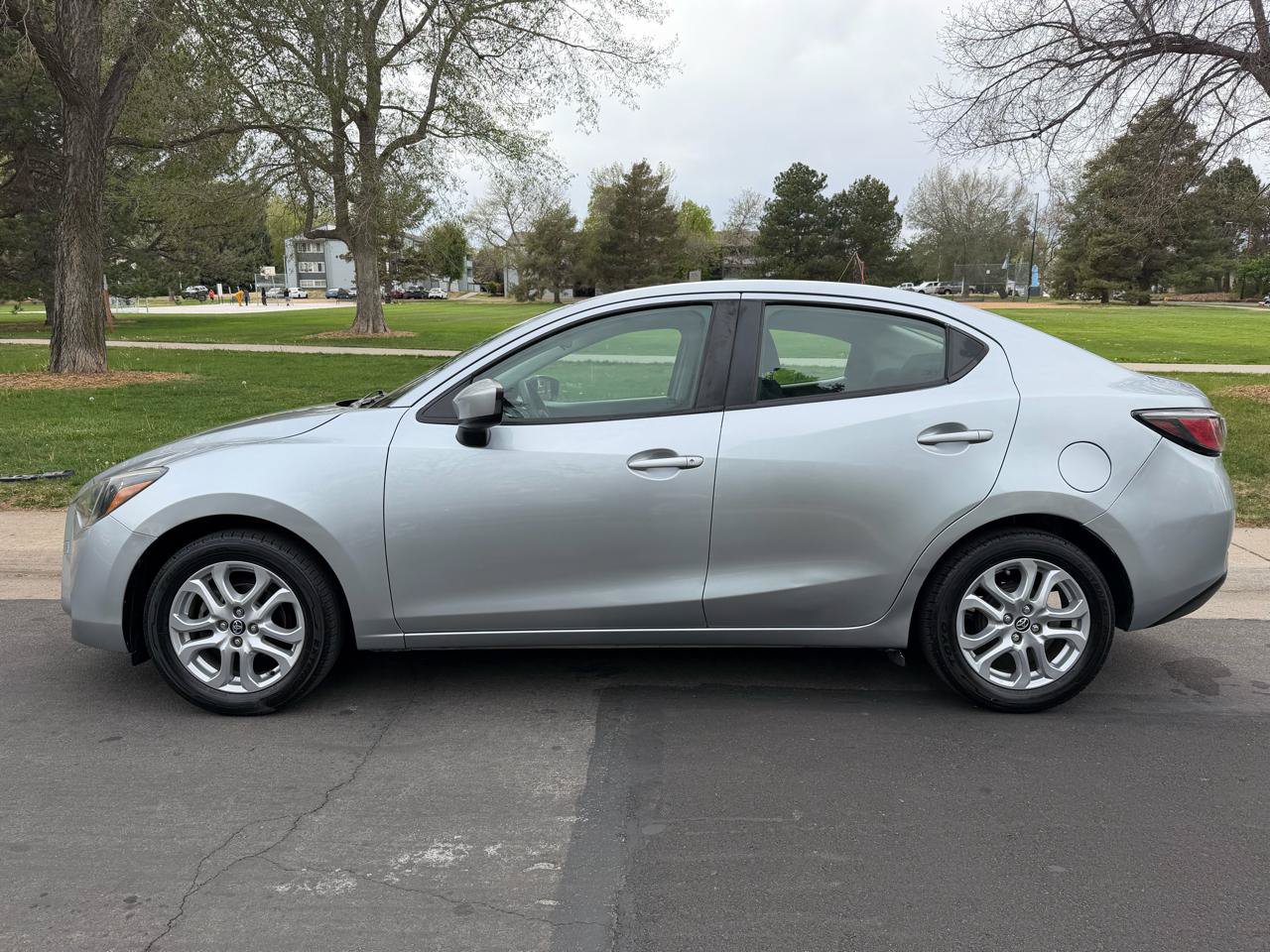 Used 2017 Toyota Yaris iA FWD image 2