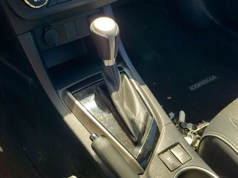 Used 2015 Toyota Corolla S FWD image 34