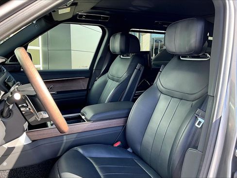Used 2025 Land Rover Range Rover Long Wheelbase Autobiography image 25