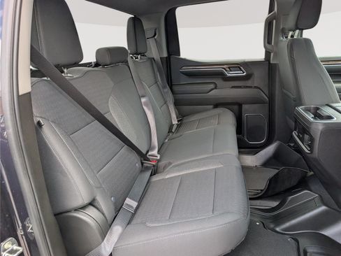 Used 2022 Chevrolet Silverado 1500 LT w/ Protection Package AWD/4WD image 13