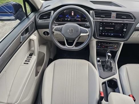 Used 2023 Volkswagen Tiguan SE FWD image 15