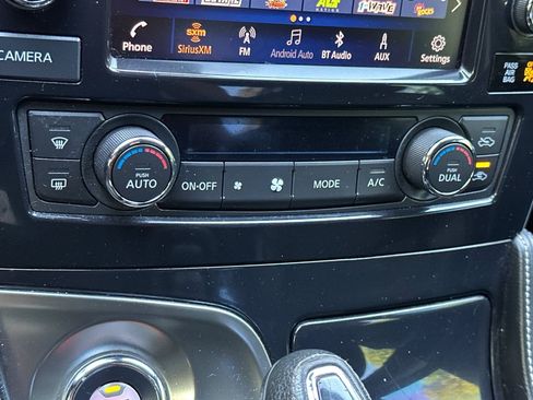 Used 2022 Nissan Maxima SV w/ Floor Mat Group FWD image 23