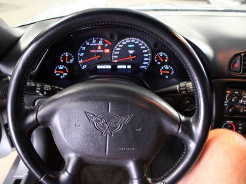 Used 2001 Chevrolet Corvette Z06 w/ Memory Pkg RWD image 35