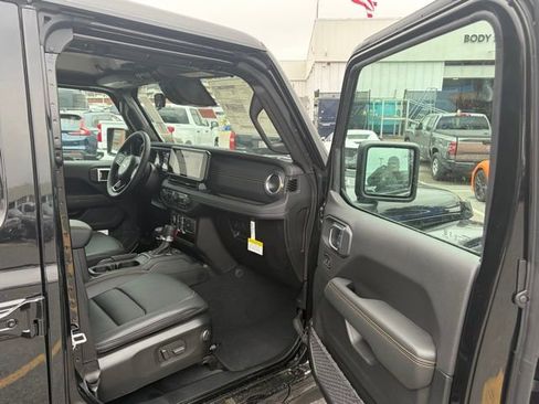 New 2026 Jeep Gladiator Sport AWD/4WD image 27