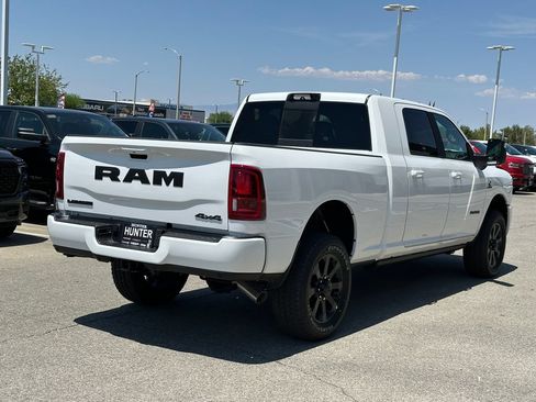 New 2026 RAM 2500 Laramie AWD/4WD image 7
