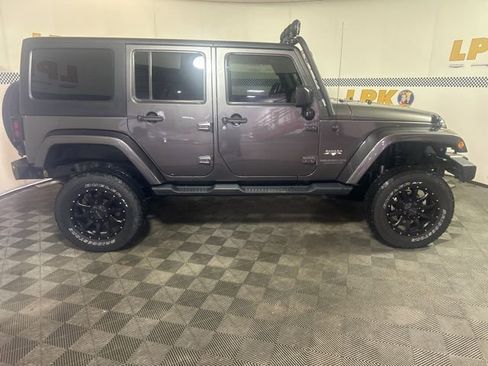 Used 2016 Jeep Wrangler Unlimited Sahara w/ Dual Top Group image 6