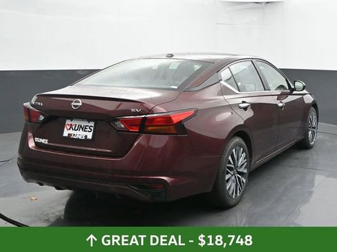Used 2024 Nissan Altima 2.5 SV image 10