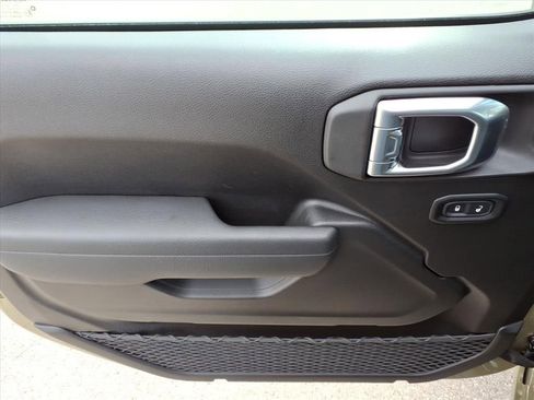 New 2026 Jeep Gladiator Sport image 17