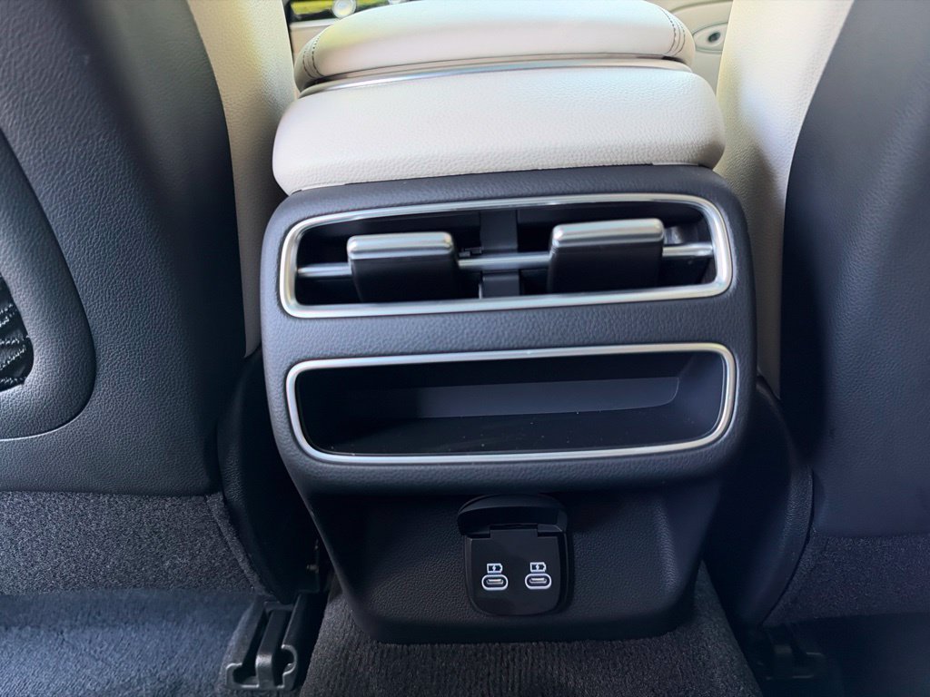 Certified 2026 Genesis GV70 2.5T Advanced AWD/4WD image 24