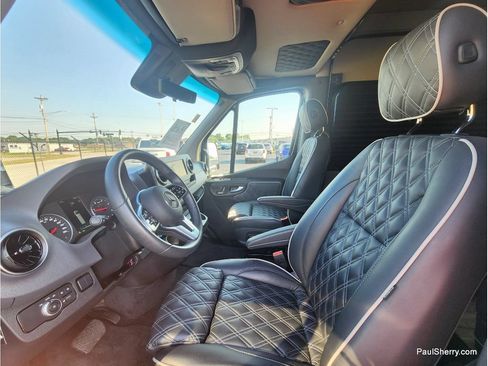 Used 2024 Mercedes-Benz Sprinter 3500 image 19