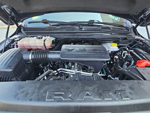 Used 2025 RAM 1500 Big Horn AWD/4WD image 32