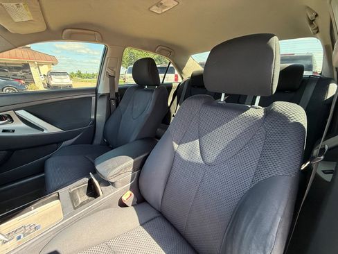 Used 2011 Toyota Camry SE FWD image 17
