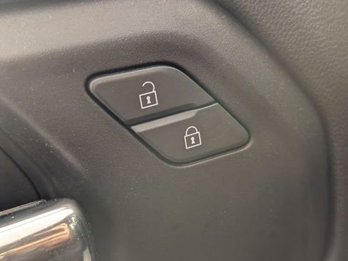 Used 2019 Chevrolet Silverado 1500 Custom Trail Boss w/ Custom Convenience Package image 11