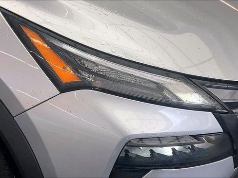 Used 2024 Nissan Rogue S AWD/4WD image 28