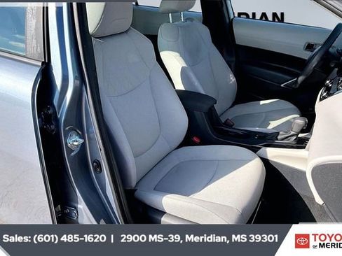 Used 2022 Toyota Corolla Cross L image 6