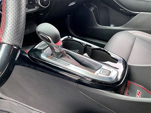 Used 2025 Chevrolet Trax RS w/ Sunroof Package image 19