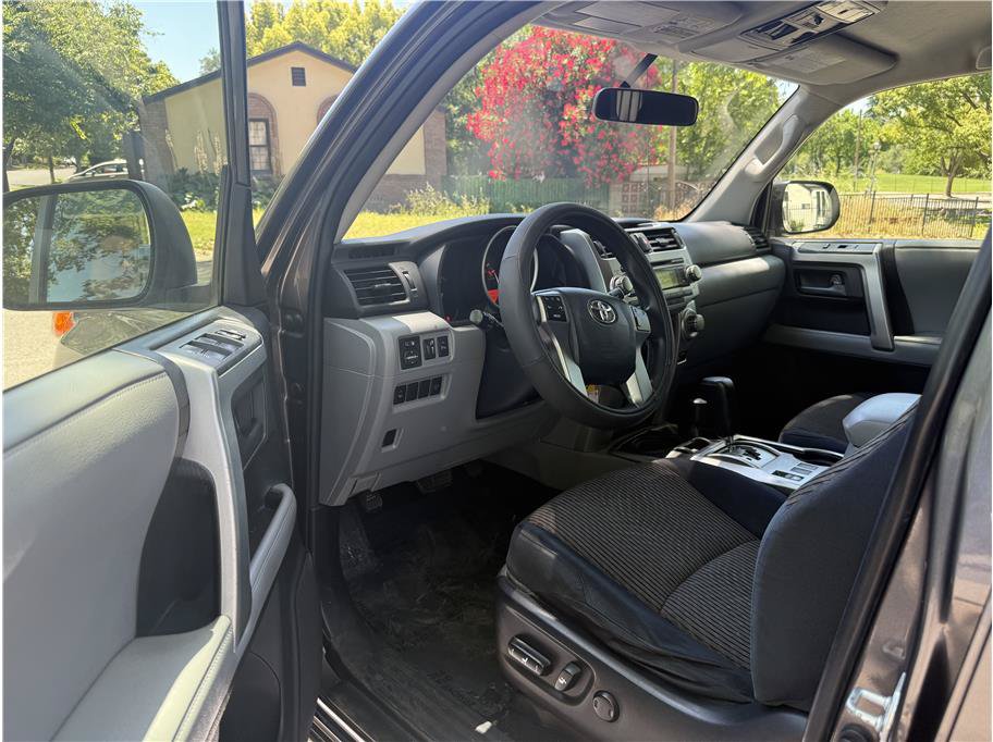 Used 2012 Toyota 4Runner SR5 AWD/4WD image 11