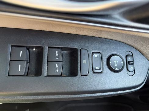 Used 2018 Honda CR-V Touring image 17