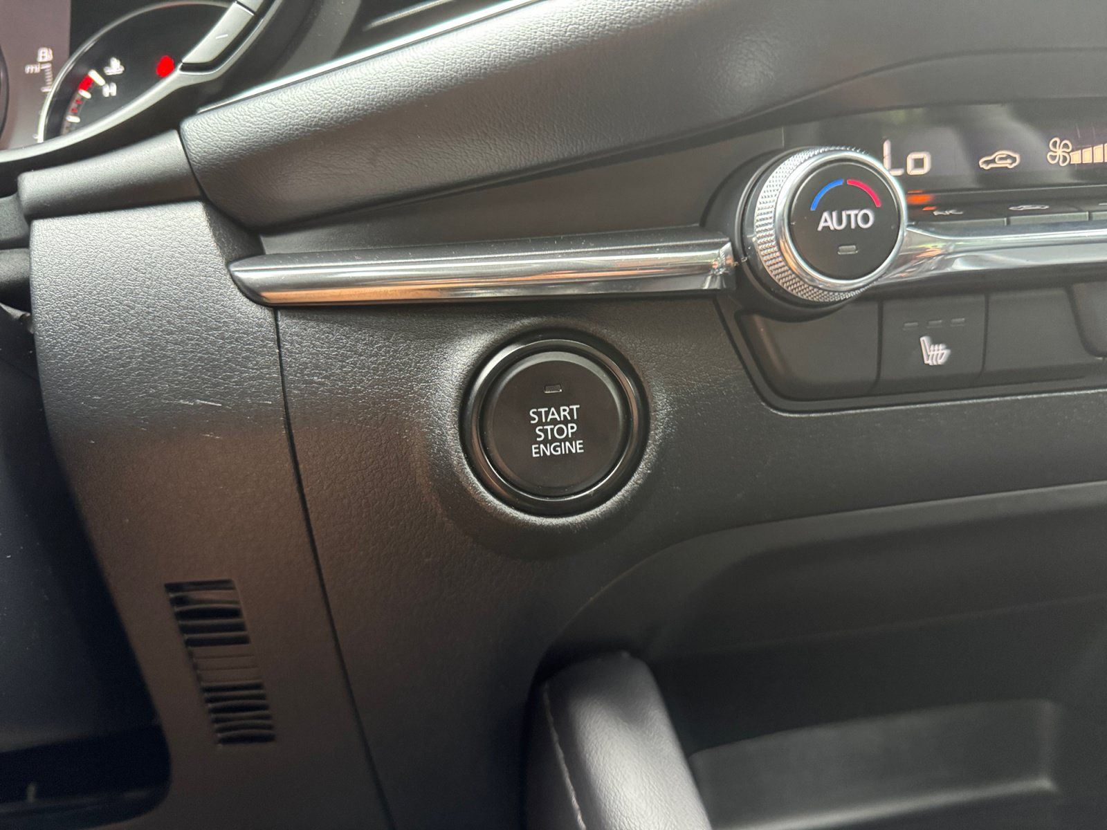 Used 2024 MAZDA MAZDA3 s FWD image 20