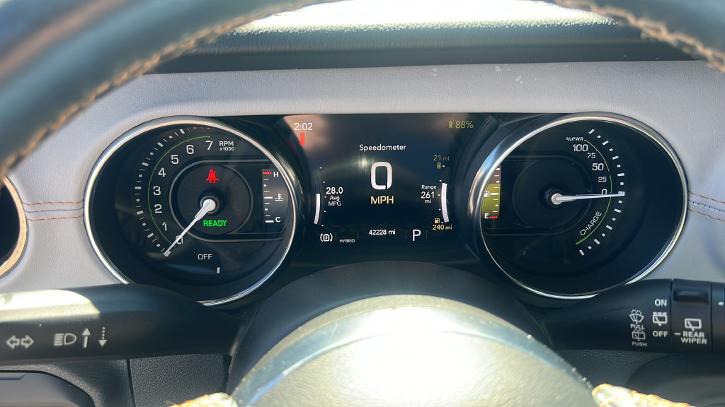 Used 2021 Jeep Wrangler Unlimited Sahara AWD/4WD image 28