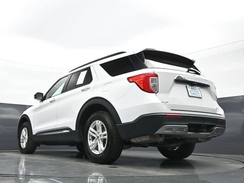Used 2023 Ford Explorer XLT w/ Equipment Group 202A AWD/4WD image 39
