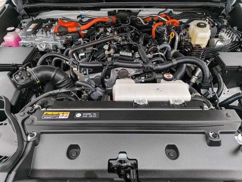 Used 2025 Toyota 4Runner Limited AWD/4WD image 16