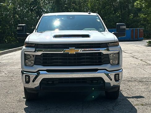 Used 2025 Chevrolet Silverado 2500 LT w/ Convenience Package AWD/4WD image 3