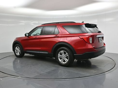 Used 2023 Ford Explorer XLT RWD image 6