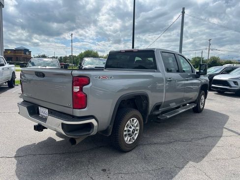 Used 2024 Chevrolet Silverado 2500 LT AWD/4WD image 3