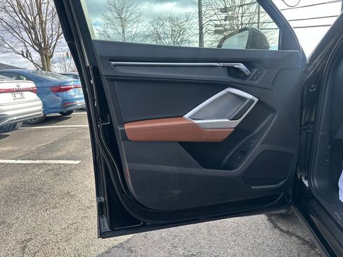 Used 2022 Audi Q3 2.0T Premium w/ Convenience Package image 5