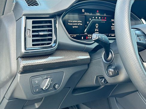 Used 2024 Audi SQ5 Premium Plus image 10