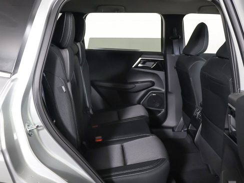 New 2026 Mitsubishi Outlander ES image 31